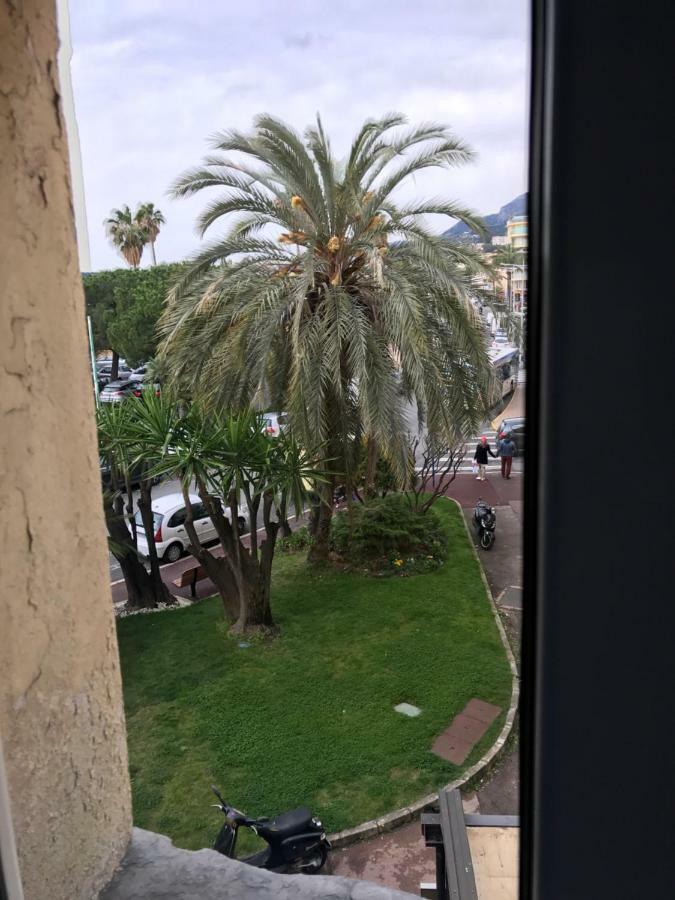 Le Petit Bateau Apartamento Menton Exterior foto