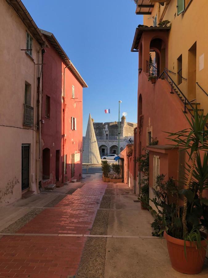 Le Petit Bateau Apartamento Menton Exterior foto