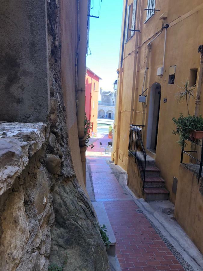 Le Petit Bateau Apartamento Menton Exterior foto